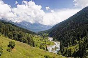ਧਰਤੀ ਦਾ ਸਵਰਗ ਕਸ਼ਮੀਰ ਕੁਦਰਤੀ ਨਜ਼ਾਰਿਆਂ ਨਾਲ ਭਰਪੂਰ