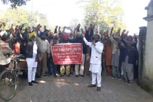 ਜੰਗਲਾਤ ਵਰਕਰਾਂ ਵੱਲੋਂ ਆਪਣੀਆਂ ਮੰਗਾਂ ਨੂੰ ਲੈ ਕੇ ਲਾਇਆ ਧਰਨਾ