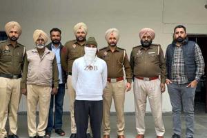 ਸੋਨਾ ਲੁੱਟਣ ਵਾਲੇ ਗਿਰੋਹ ’ਚ ਸ਼ਾਮਲ ਪੁਲਿਸ ਮੁਲਾਜ਼ਮ ਗ੍ਰਿਫ਼ਤਾਰ