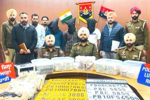 ਦਸ ਟਾਇਰੀ ਟਰੱਕ ’ਚੋਂ 5400 ਕਿੱਲੋ ਭੁੱਕੀ ਚੂਰਾ ਸਮੇਤ ਤਿੰਨ ਕਾਬੂ