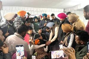 ਸਹਾਇਕ ਲਾਈਨਮੈਨ ਵਿਕਰਮਜੀਤ ਦਾ ਮਰਨ ਵਰਤ ਜੂਸ ਪਿਲਾ ਕੇ ਖੁਲਵਾਇਆ