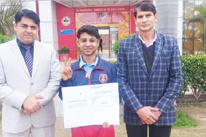 ਸੇਂਟ ਐੱਮਐੱਸਜੀ ਗਲੋਰੀਅਸ ਇੰਟਰਨੈਸ਼ਨਲ ਸਕੂਲ ਦੇ ਆਦੇਸ਼ ਤਨੇਜ਼ਾ ਇੰਸਾਂ ਨੇ ਕੀਤਾ ਇੰਡੀਆ ਟਾਪ