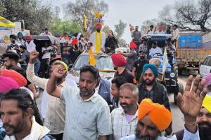 ਧਾਲੀਵਾਲ ਨੇ ਰੋਡ ਸ਼ੋਅ ਕਰਕੇ ਕੀਤਾ ਚੋਣ ਪ੍ਰਚਾਰ ਦਾ ਆਗਾਜ਼
