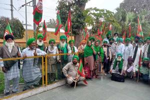 ਮਹਾਂ ਪੰਚਾਇਤ ’ਚ ਸ਼ਾਮਲ ਹੋਣ ਲਈ ਕਿਸਾਨ ਹੋਏ ਰਵਾਨਾ