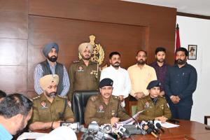 ਮੋਹਾਲੀ ਪੁਲਿਸ ਵੱਲੋਂ ਵਾਹਨ ਚੋਰ ਗਿਰੋਹ ਦਾ ਪਰਦਾਫਾਸ਼