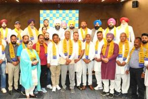 Aam Aadmi Party Punjab: ਗੜਸ਼ੰਕਰ ਨਗਰ ਕੌਂਸਲ ਦੇ ਪ੍ਰਧਾਨ ਸਮੇਤ ਕਈ ਕੌਂਸਲਰ ਤੇ ਸਰਪੰਚ ਆਪ ’ਚ ਹੋਏ ਸ਼ਾਮਲ