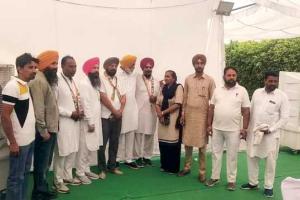 ‘ਆਪ’ ’ਚ ਸ਼ਾਮਲ ਹੋਏ ਕਾਂਗਰਸੀ ਕੌਂਸਲਰ ਚੌਵ੍ਹੀ ਘੰਟਿਆਂ ਮਗਰੋਂ ਕਾਂਗਰਸ ’ਚ ਪਰਤੇ