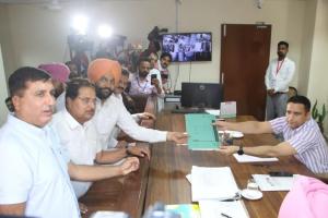 ਗੁਰਜੀਤ ਸਿੰਘ ਔਜਲਾ ਨੇ ਦਾਖਲ ਕੀਤੇ ਨਾਮਜ਼ਦਗੀ ਪੱਤਰ