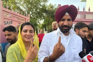 Ludhiana Lok Sabha Seat : ਅਮਰਿੰਦਰ ਸਿੰਘ ਰਾਜਾ ਵੜਿੰਗ ਨੇ ਪਤਨੀ ਨਾਲ ਪਾਈ ਵੋਟ