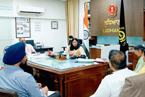 ਰੇਲਵੇ ਲਾਇਨ ਦੁਆਲੇ ਵਸੇ 31 ਪਰਿਵਾਰਾਂ ਨੂੰ ਹੋਰ ਕਿਤੇ ਕੀਤਾ ਜਾ ਸਕਦੈ ਸਿਫ਼ਟ