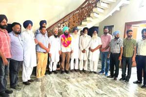 ਕਾਨੂੰਗੋ ਬਲਵਿੰਦਰ ਸਿੰਘ ਹੋਏ ਸੇਵਾ ਮੁਕਤ, ਕੀਤਾ ਸਨਮਾਨ