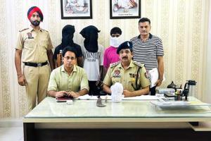 ਸਾਗਰ ਨਿਊਟਨ ਗੈਂਗ ਦੇ ਚਾਰ ਗੁਰਗੇ ਦੇਸੀ ਪਿਸਟਲ ਤੇ ਤੇਜ਼ਧਾਰ ਹਥਿਆਰਾਂ ਸਣੇ ਕਾਬੂ