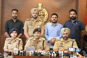 ਮੁਹਾਲੀ ਪੁਲਿਸ ਨੇ ਵਾਰਦਾਤਾਂ ਤੋਂ ਪਹਿਲਾਂ ਹੀ ਦੋ ਗੈਂਗਸਟਰਾਂ ਨੂੰ ਕੀਤਾ ਕਾਬੂ, 90 ਜਿੰਦਾ ਕਾਰਤੂਸ ਕੀਤੇ ਬਰਾਮਦ