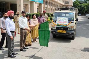 Patiala News: ਡਿਪਟੀ ਕਮਿਸ਼ਨਰ ਨੇ ਪਰਾਲੀ ਪ੍ਰਬੰਧਨ ਸਬੰਧੀ ਜਾਗਰੂਕਤਾ ਲਈ ਵੈਨਾਂ ਨੂੰ ਹਰੀ ਝੰਡੀ ਦੇ ਕੇ ਕੀਤਾ ਰਵਾਨਾ