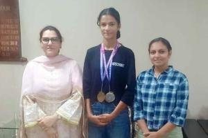 Amritsar News: ਸਾਈਕਲਿੰਗ ਖਿਡਾਰਣ ਦਮਨਪ੍ਰੀਤ ਕੌਰ ਨੇ ਜਿੱਤਿਆ ਗੋਲਡ ਤੇ ਸਿਲਵਰ ਮੈਡਲ