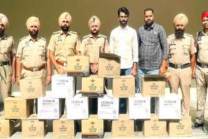 Panchayat Elections: ਪੰਚਾਇਤੀ ਚੋਣਾਂ ਦੌਰਾਨ ਗੱਡੀ ’ਚੋਂ ਵੱਡੀ ਮਾਤਰਾ ’ਚ ਸ਼ਰਾਬ ਬਰਾਮਦ