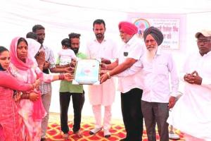 Sunam News: ਨੇਤਰਦਾਨੀ ਪ੍ਰੇਮੀ ਨਿਰੰਜਨ ਸਿੰਘ ਇੰਸਾਂ ਨੂੰ ਨਾਮ ਚਰਚਾ ਕਰਕੇ ਦਿੱਤੀ ਸ਼ਰਧਾਂਜਲੀ