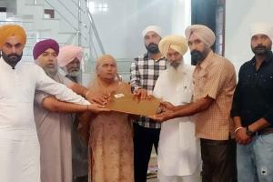 Bathinda News: ਜਵਾਨੀ ਨੂੰ ਨਸ਼ਿਆਂ ਖਿਲਾਫ਼ ਜਾਗਰੂਕ ਕਰਨ ਲਈ ਪੰਚਾਇਤ ਵੱਲੋਂ ਸਹਾਇਕ ਥਾਣੇਦਾਰ ਗੁਰਬਖਸ਼ ਸਿੰਘ ਇੰਸਾਂ ਸਨਮਾਨਿਤ