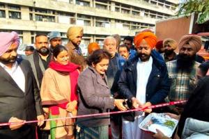 Fatehgarh Sahib News: ਵਿਧਾਇਕ ਲਖਵੀਰ ਸਿੰਘ ਰਾਏ ਤੇ ਡਿਪਟੀ ਕਮਿਸ਼ਨਰ ਨੇ ਸ਼ਹੀਦੀ ਸਭਾ ਮੌਕੇ ਵਿਸ਼ਾਲ ਵਿਕਾਸ ਪ੍ਰਦਰਸ਼ਨੀ ਦੀ ਸ਼ੁਰੂਆਤ ਕਰਵਾਈ