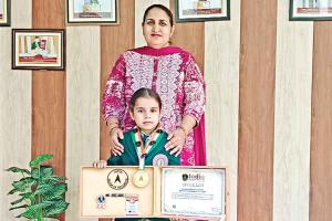 India Book of Records: 5 ਸਾਲ ਦੀ ਐਸ਼ਰੀਤ ਨੇ ਇੱਕ ਮਿੰਟ ’ਚ 14 ਅੰਗਰੇਜ਼ੀ ਕਵਿਤਾਵਾਂ ਸੁਣਾਈਆਂ, ਇੰਡੀਆ ਬੁੱਕ ਆਫ਼ ਰਿਕਾਰਡਜ਼ ’ਚ ਦਰਜ ਹੋਇਆ ਨਾਂਅ