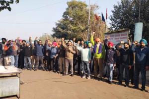 Ludhiana News: ਹੱਲ ਦੀ ਬਜਾਇ ‘ਆਪ’ ਨੇ ਕੱਚੇ ਮੁਲਾਜ਼ਮਾਂ ਦੀਆਂ ਮੰਗਾਂ ਨੂੰ ਮਨੋ ਵਿਸਾਰਿਆ : ਢਿੱਲੋਂ