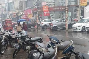 Rain in Punjab: ਰੁਕ-ਰੁਕ ਪੈ ਰਹੇ ਮੀਂਹ ਕਾਰਨ ਵਧੀ ਠਾਰੀ ਨੇ ਮੱਧਮ ਪਾਈ ਮਨੁੱਖ ਦੀ ਰਫ਼ਤਾਰ