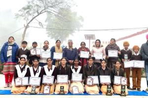 Faridkot News: ਵਿਗਿਆਨ ਪ੍ਰਦਰਸ਼ਨੀ ’ਚ ਸਰਕਾਰੀ ਸੀਨੀਅਰ ਸੈਕੰਡਰੀ ਸਕੂਲ ਦੇ ਵਿਦਿਆਰਥੀਆਂ ਨੇ ਗੱਡੇ ਸਫਲਤਾ ਦੇ ਝੰਡੇ