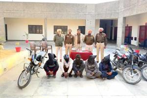 Crime News: ਲੁੱਟਾਂ-ਖੋਹਾਂ ਕਰਨ ਵਾਲੇ ਗਿਰੋਹ ਦੇ ਪੰਜ ਮੈਂਬਰ ਹਥਿਆਰਾਂ ਸਮੇਤ ਕਾਬੂ