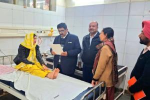 Government Hospital: ਸਿਵਲ ਸਰਜਨ ਵੱਲੋਂ ਸਰਕਾਰੀ ਹਸਪਤਾਲ ਦੌਰਾ, ਸਿਹਤ ਸੇਵਾਵਾਂ ਦਾ ਲਿਆ ਜਾਇਜ਼ਾ