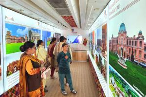 Saras Mela: ਸਰਸ ਮੇਲੇ ’ਚ ਸੈਰ ਸਪਾਟਾ ਵਿਭਾਗ ਦੀ ਬੱਸ ਪ੍ਰਦਰਸ਼ਨੀ ਬਣੀ ਖਿੱਚ ਦਾ ਕੇਂਦਰ