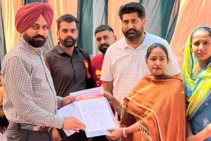 Finance Minister: ਹੈਲਥ ਵਰਕਰਾਂ ਨੇ ਖਜ਼ਾਨਾ ਮੰਤਰੀ ਦੇ ਨਾਂਅ ‘ਤੇ ਸੌਂਪਿਆ ਮੰਗ ਪੱਤਰ