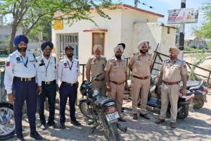 Punjab Traffic Rules: ਟਰੈਫਿਕ ਪੁਲਿਸ ਨੇ ਆਵਾਜਾਈ ਨਿਯਮਾਂ ਦੀ ਉਲੰਘਣਾ ਕਰਨ ’ਤੇ ਕੱਟੇ ਚਲਾਨ