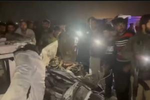 Road Accident: ਟਰੱਕ ਅਤੇ ਕਾਰ ਦੀ ਟੱਕਰ, ਦੁਲਹਨ ਸਮੇਤ ਚਾਰ ਲੋਕਾਂ ਦੀ ਮੌਤ