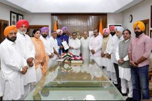 Punjab BJP: ਅੱਗ ਲੱਗਣ ਕਾਰਨ ਫਸਲਾਂ ਦੇ ਨੁਕਸਾਨ ਦਾ ਭਾਜਪਾ ਨੇ ਰਾਜਪਾਲ ਕੋਲ ਉਠਾਇਆ ਮੁੱਦਾ