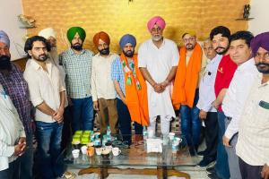 Punjab Congress: ਰਣਦੀਪ ਸਿੰਘ ਨਾਭਾ ਦੀ ਅਗਵਾਈ ਹੇਠ ਸਾਬਕਾ ਕੌਂਸਲਰ ਪਰਿਵਾਰ ਸਮੇਤ ਕਾਂਗਰਸ ਪਾਰਟੀ ’ਚ ਹੋਏ ਸ਼ਾਮਲ