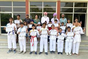 Karate Championship: ਸ. ਹਰਦਮ ਸਿੰਘ ਪਬਲਿਕ ਸਕੂਲ ਦੇ ਵਿਦਿਆਰਥੀਆਂ ਨੇ ਕਰਾਟੇ ਚੈਂਪੀਅਨਸ਼ਿਪ ’ਚ ਜਿੱਤਿਆ ਗੋਲਡ ਮੈਡਲ 
