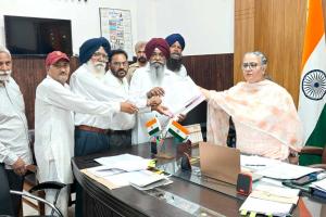 Poisonous Liquor In Majitha: ਮਜੀਠਾ ਵਿਖੇ ਜ਼ਹਿਰੀਲੀ ਸ਼ਰਾਬ ਪੀਣ ਨਾਲ ਹੋਈਆਂ ਮੌਤਾਂ ਦਾ ਮਾਮਲਾ ਗਰਮਾਇਆ