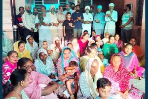Save Birds Campaign: ‘ਸੱਚ ਕਹੂੰ’ ਦੀ 23 ਵੀਂ ਵਰ੍ਹੇਗੰਢ ਦੀ ਖੁਸ਼ੀ ’ਚ ਸਾਧ-ਸੰਗਤ ਨੇ ਪੰਛੀਆਂ ਲਈ ਪਾਣੀ ਦੇ ਕਟੋਰੇ ਵੰਡੇ