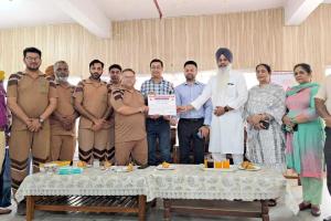 Blood Donors Honored: ਡੇਰਾ ਸੱਚਾ ਸੌਦਾ ਦੇ ਸੇਵਾਦਾਰਾਂ ਨੂੰ ਖੂਨਦਾਨ ਪੰਦਰਵਾੜਾ ਸਮਾਗਮ ਮੌਕੇ ਕੀਤਾ ਸਨਮਾਨਿਤ