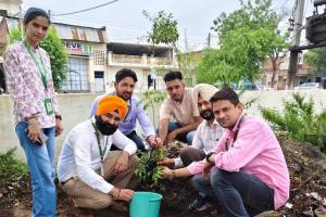 Punjab Bank Foundation Day: ਭਾਦਸੋਂ ਵਿਖੇ ਪੰਜਾਬ ਐਂਡ ਸਿੱਧ ਬੈਂਕ ਵੱਲੋਂ 118ਵਾਂ ਫਾਊਂਡੇਸ਼ਨ ਡੇ ਬੂਟਾ ਲਗਾ ਕੇ ਮਨਾਇਆ