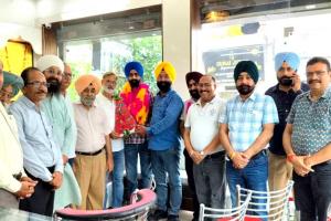 Fazilka Newsਅਰੋੜਾ ਮਹਾਂ ਸਭਾ ਵੱਲੋਂ ਸ੍ਰ. ਪ੍ਰੀਤ ਸਿੰਘ ਦਰਗਨ ਨੂੰ ਫਾਜ਼ਿਲਕਾ ਯੂਥ ਵਿੰਗ ਦਾ ਪ੍ਰਧਾਨ ਬਣਾਇਆ 