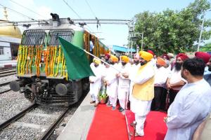 Punjab News: ਮੁੱਖ ਮੰਤਰੀ ਨੇ ਸ੍ਰੀ ਨਾਂਦੇੜ ਸਾਹਿਬ ਲਈ 500 ਮਹਿਲਾ ਸਰਪੰਚਾਂ ਤੇ ਪੰਚਾਂ ਦੇ ਪਹਿਲੇ ਵਫ਼ਦ ਨੂੰ ਕੀਤਾ ਰਵਾਨਾ