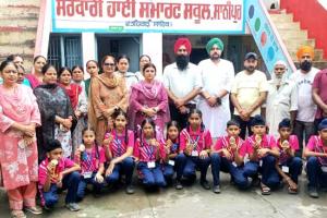 School News: ਸਰਕਾਰੀ ਹਾਈ ਸਕੂਲ ਸਾਨੀਪੁਰ ਦੇ ਖਿਡਾਰੀਆਂ ਨੂੰ ਮੈਡਲਾਂ ਨਾਲ ਕੀਤਾ ਸਨਮਾਨਿਤ