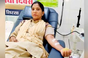 ਪੂਜਨੀਕ ਗੁਰੂ ਜੀ ਦੇ ਆਗਮਨ ਦੀ ਖੁਸ਼ੀ ’ਚ ਕੀਤਾ ਖੂਨਦਾਨ