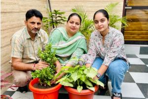 Welfare News: ਮਾਪਿਆਂ ਨੇ ਕੈਨੇਡਾ ’ਚ ਰਹਿ ਰਹੇ ਆਪਣੇ ਪੁੱਤਰ ਦਾ ਜਨਮ ਦਿਨ ਬੂਟੇ ਲਗਾ ਕੇ ਮਨਾਇਆ