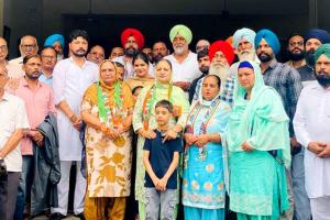 Punjab Politics News: ਸ਼੍ਰੋਮਣੀ ਅਕਾਲੀ ਦਲ ਨੂੰ ਵੱਡਾ ਝਟਕਾ, ਮੌਜੂਦਾ ਕੌਂਸਲਰ ਪਰਿਵਾਰ ਸਮੇਤ ਕਾਂਗਰਸ ‘ਚ ਸ਼ਾਮਲ