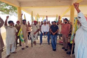 Sangrur News: ਕਿਸਾਨ ਯੂਨੀਅਨ ਵੱਲੋਂ ਮੰਡੀ ਇੰਸਪੈਕਟਰ ਦਾ ਘਿਰਾਓ