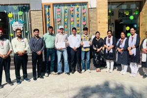 Malout News: ਡੀਏਵੀ ਸਕੂਲ ਦੇ ਦੋ ਵਿਦਿਆਰਥੀਆਂ ਨੇ ਸੀਏ ਫਾਊਂਡੇਸ਼ਨ ਪ੍ਰੀਖਿਆ ਪਾਸ ਕਰਕੇ ਕੀਤਾ ਨਾਂਅ ਰੌਸ਼ਨ