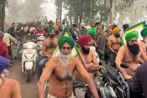 Farmers Protest: ਹੜ੍ਹਾਂ ਕਾਰਨ ਹੋਏ ਨੁਕਸਾਨ ਦਾ ਮੁਆਵਜ਼ਾ ਨਾ ਮਿਲਣ ’ਤੇ ਕਿਸਾਨਾਂ ਨੇ ਨੰਗੇ ਧੜ ਕੱਢਿਆ ਮਾਰਚ