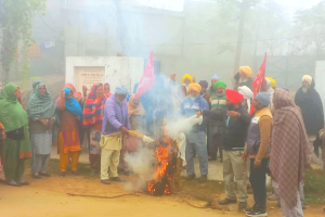 MGNREGA ਨੂੰ ਖਤਮ ਕਰਨ ਖਿਲਾਫ਼ ਕੇਂਦਰ ਦਾ ਪੁਤਲਾ ਫੂਕਿਆ